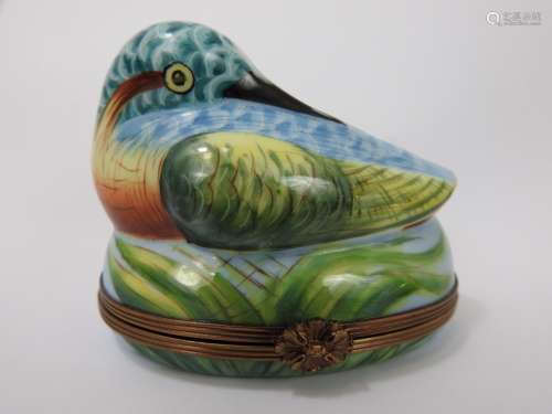 LIMOGES : BOITE zoomorphe en porcelaine en forme de canard, ...
