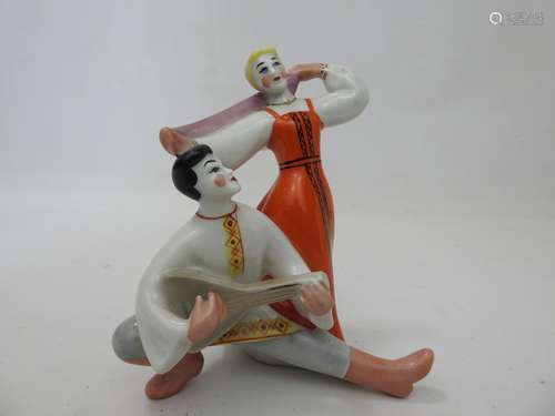 ROBJ (dans le gout de) : Couple en porcelaine. Marque sous l...