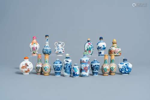 A varied collection of Chinese blue, white, famille rose and...