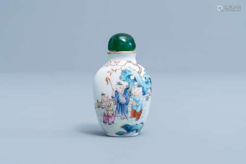 A Chinese famille rose snuff bottle with figures in a garden...