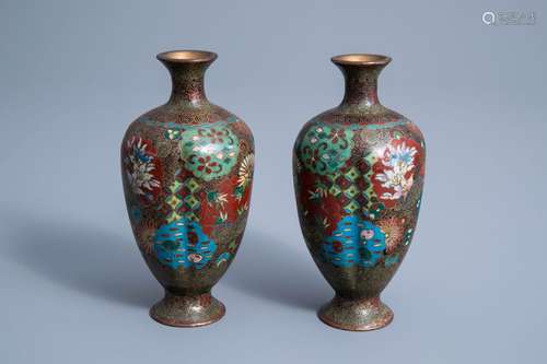 A pair of fine Japanese cloisonne vases with floral design, ...