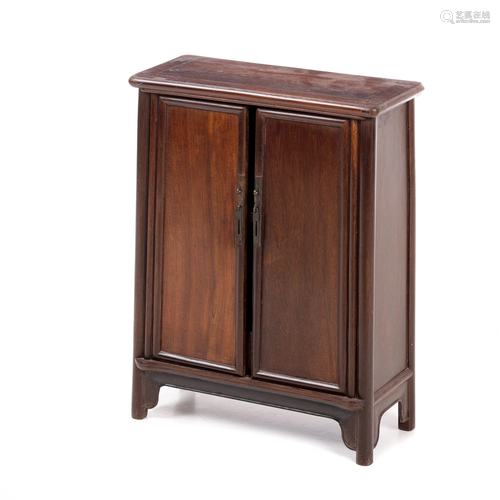 Small Chinese hongmu cabinet