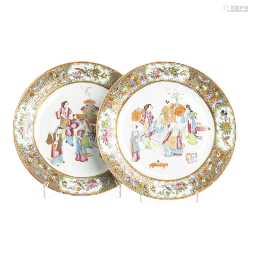 Pair of 'Mandarin' Chinese Porcelain Plates