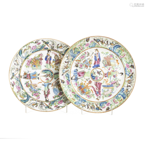 Pair of 'Mandarin' Chinese Porcelain Plates