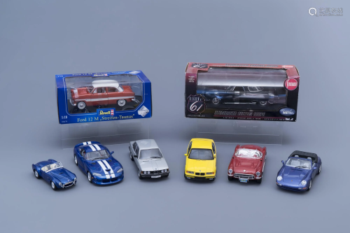 A varied collection of eight model cars, a.o. Bburago,