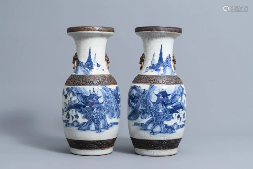 A pair of Chinese blue and white Nanking crackle glazed