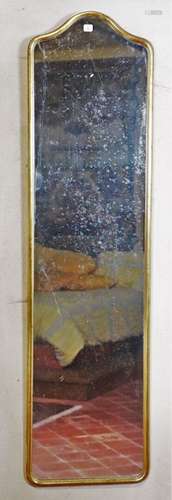 Miroir d'entre-deux en bois doré. H_124,5 cm L_33 cm