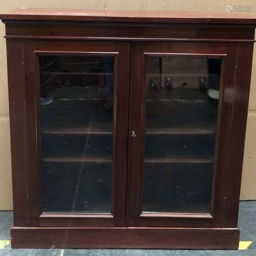 Vitrine moderne en bois naturel