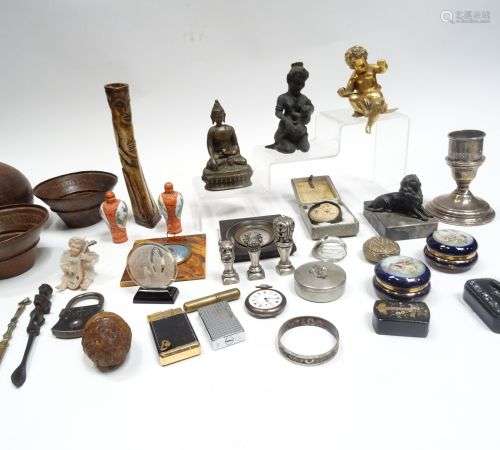 LOT D'OBJETS DE VITRINE