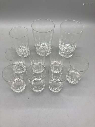 Baccarat, 10 verres de 3 tailles, à décor taillé de lancette...