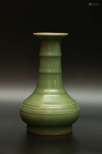 chinese longquan porcelain vase