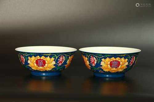 pair of chinese famille rose porcelain bowls