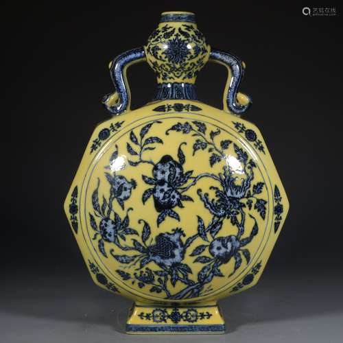 chinese yellow-glazed blue and white porcelain vase