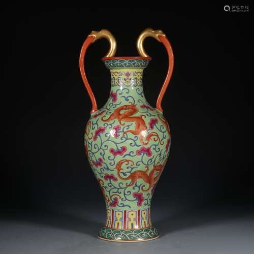 chinese green-ground famille rose porcelain vase