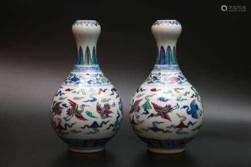 pair of chinese doucai porcelain garlic-head vases