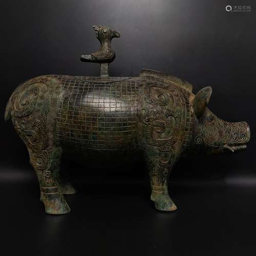 Chinese bronze pot in pig shape