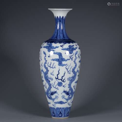 chinese blue and white porcelain vase