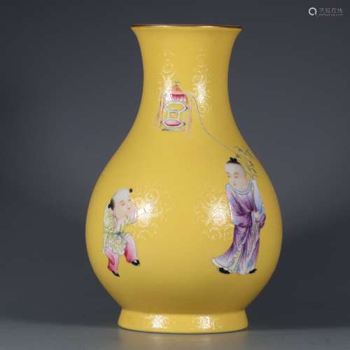 chinese yellow glazed famille rose porcelain vase