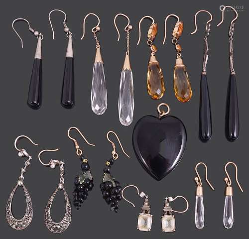 A good collection of early 20th c. citrine, crystal and onyx...