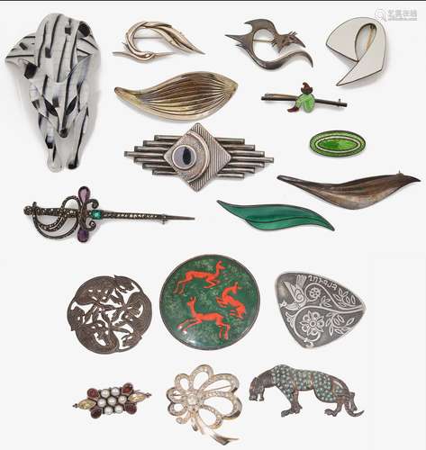 An interesting collection of Modern brooches including silve...