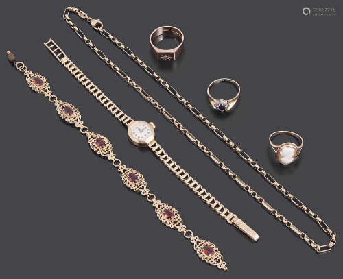 A small collection of mixed 9ct gold jewellery
