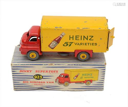 Dinky Supertoys, No.923 Big Bedford 