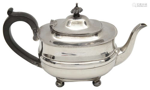 A George V silver teapot,