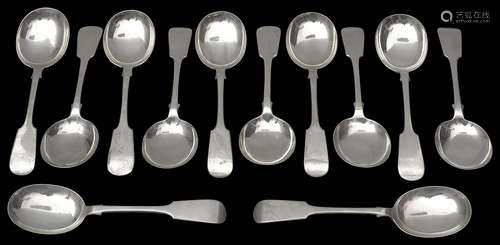 A matched set of twelve Edward VII / George V silver fiddle ...