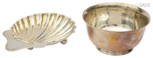 An Edwardian silver shell shaped butter dish and a George V ...