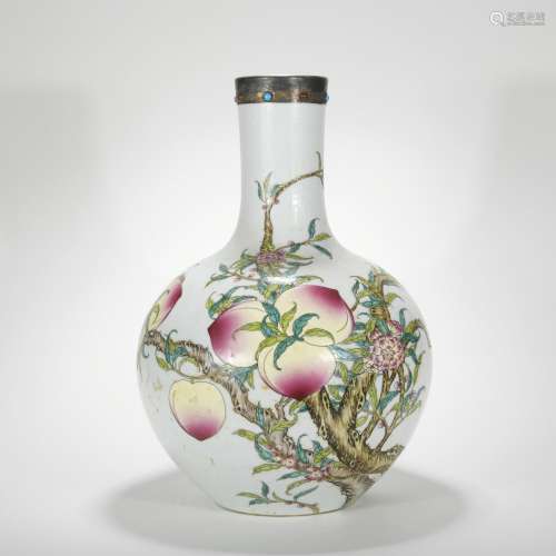 A Wu cai 'peach' globular vase