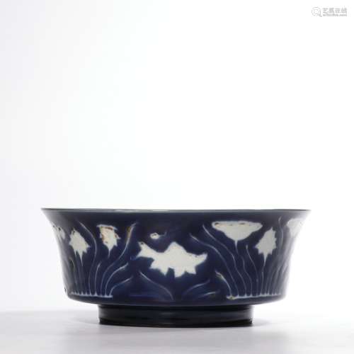 A blue glazed 'fish and waterseeds' bowl