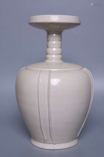 chinese ding kiln porcelain vase