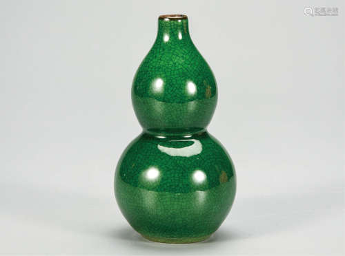 哥窑绿釉葫芦瓶