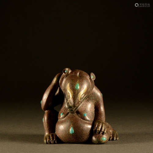 Han Dynasty - Bronze bear inlaid with gold and pine stone