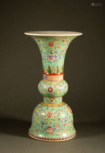 Qing Dynasty - Pastel flower vase with floral patterns
