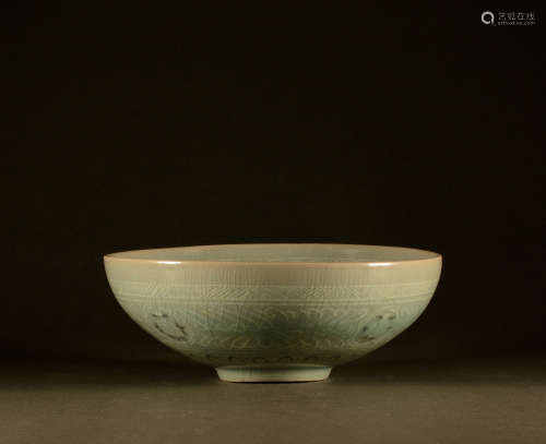 Song Dynasty - Celadon flower bowl
