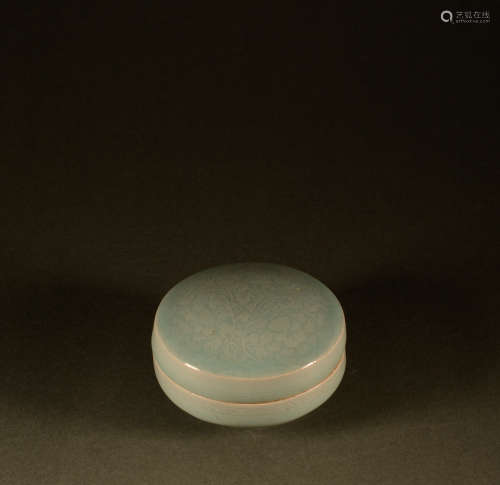 Song Dynasty - Celadon flower box