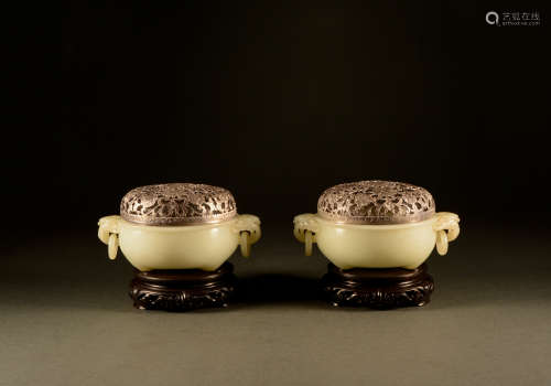 Qing Dynasty - A pair of Jade Dragon Ears aromatherapy in Ho...