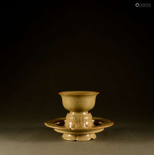 Song Dynasty - celadon flower cup