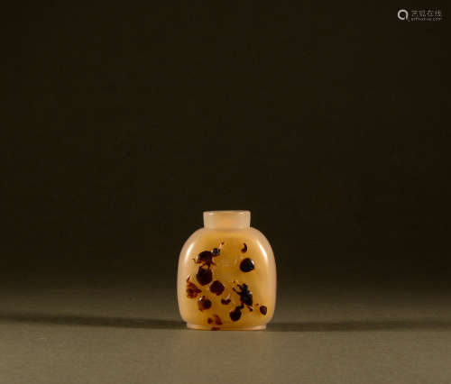 Qing Dynasty - onyx carved snuff bottle