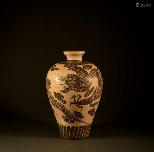 Dragon vase from Cizhou Kiln in Song Dynasty