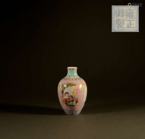 Qing Dynasty - enamel enamel vase with Western figures