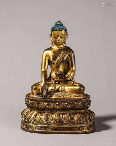 A gilding copper Sakyamuni buddha statue