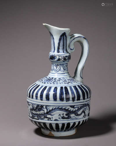 A blue and white banana leaf and dragon porcelain ewer