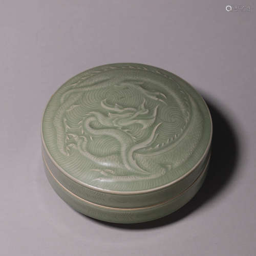 A seawater and dragon patterned Yue kiln porcelain box