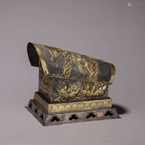 A figure patterned gilding silver coffin ornament