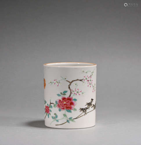 A famille-rose 'floral' pen container