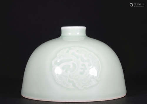 A celadon-glazed 'dragon' vase