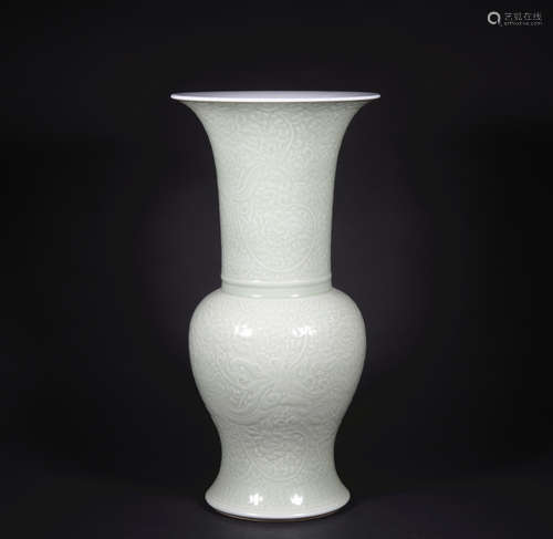 A celadon-glazed 'floral' flower goblet