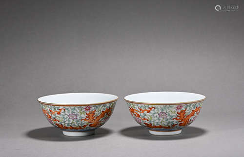 A pair of Wu cai bowl